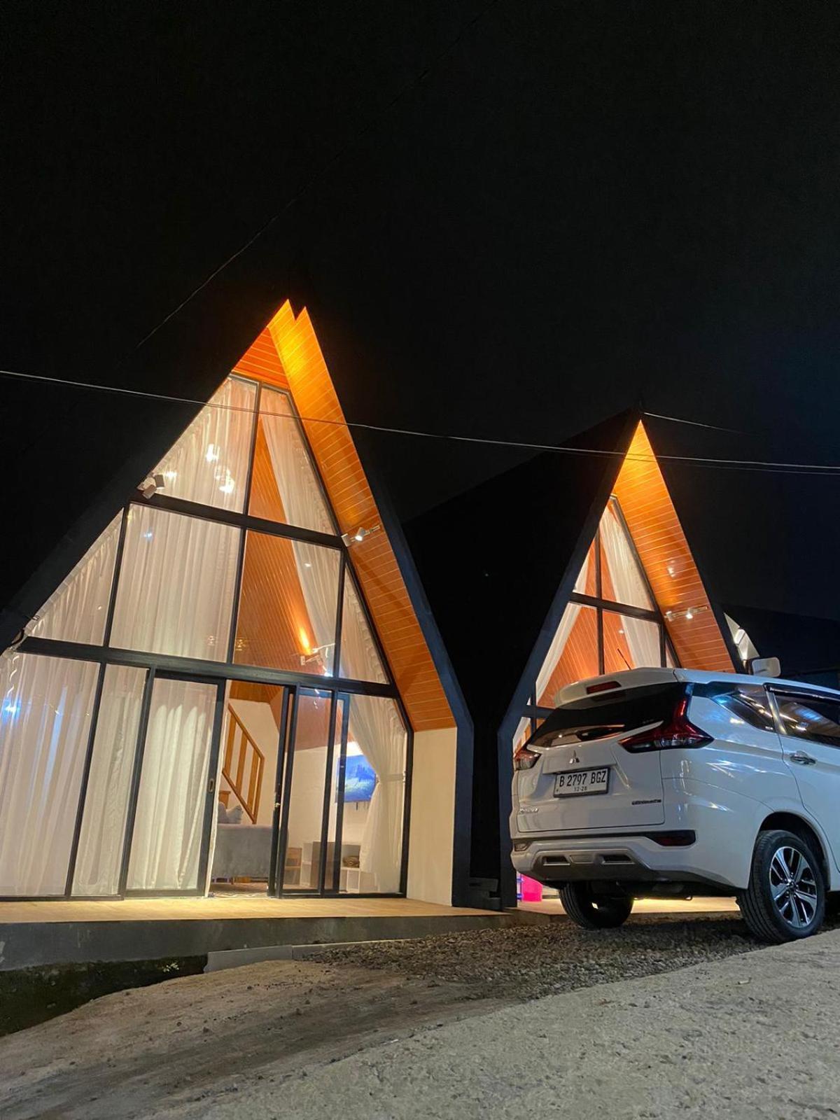 Agriya Lubis Cabin Diyeng Cameră foto